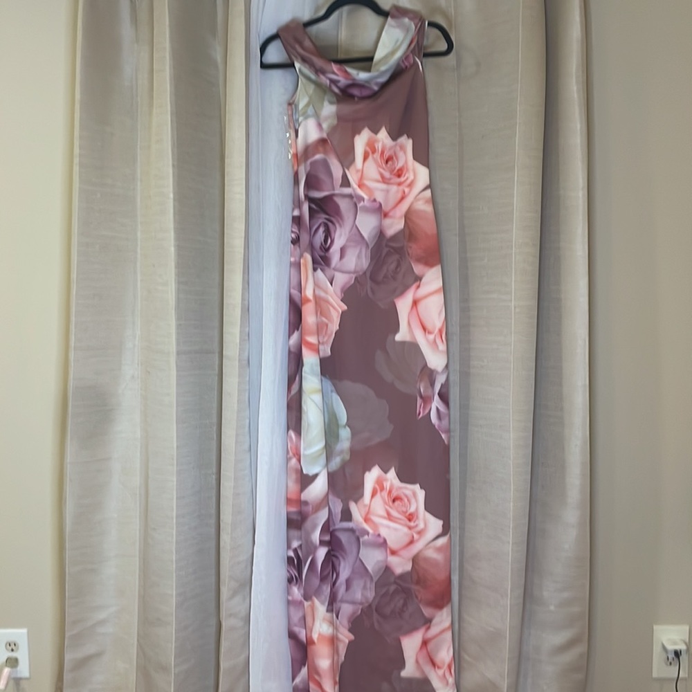 NEW WITH TAGS STUNNING FLORAL DRESS UNIQUE